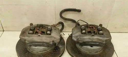 Porsche 911 997 Front Brake Caliper Pad/Carrier 99735142100