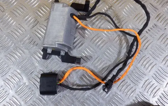 Volkswagen PASSAT B8 Voltage converter/converter module 5Q0907155C