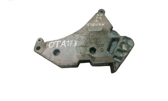 Volkswagen Tiguan Engine mounting bracket 05L199207