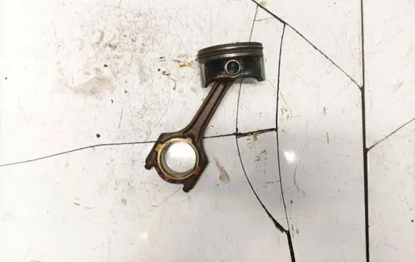 Opel Insignia A Piston with connecting rod 080325
