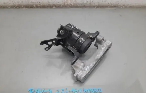 Toyota RAV 4 (XA40) Engine mount vacuum valve 