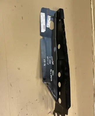Ford Mondeo MK IV Fender mounting bracket 1437611