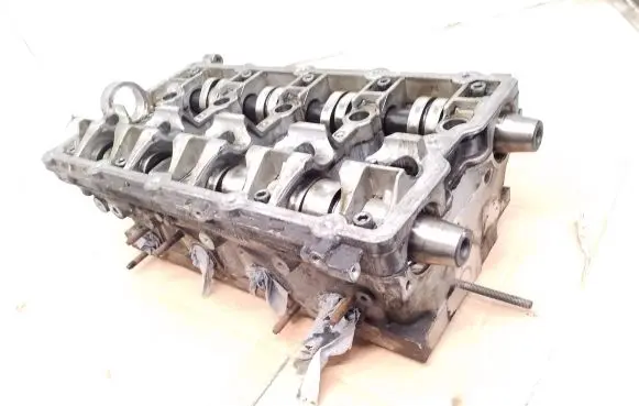 Volkswagen PASSAT B6 Engine head 03G103373A