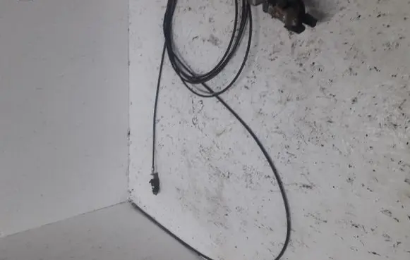KIA Carens I Loading door cable line 