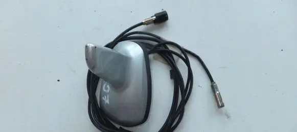 Mercedes-Benz CLK A209 C209 Aerial GPS antenna A2098201575