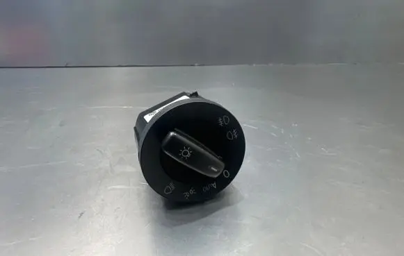 Volkswagen Tiguan Light switch 1K0941431BN