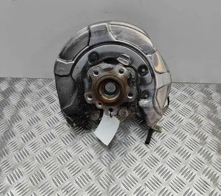 Rear wheel hub