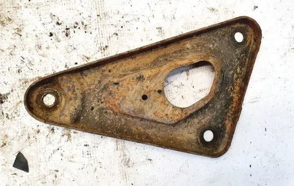 Opel Zafira A Engine mounting bracket