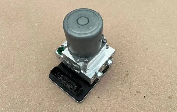 Mercedes-Benz GLE W167 ABS Pump A1679002511
