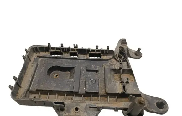 Skoda Yeti (5L) Battery tray 1K0915333