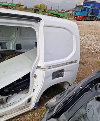 Rear quarter panel
