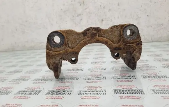 Volkswagen Touareg I Brake caliper pad carrier rear 