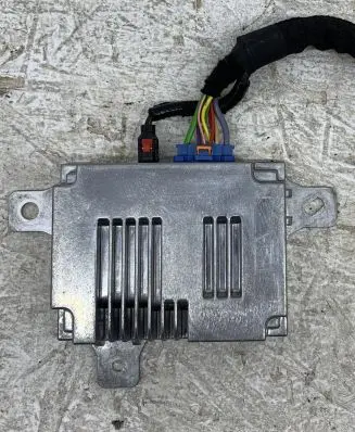 Opel Astra L Sound amplifier 9831389780