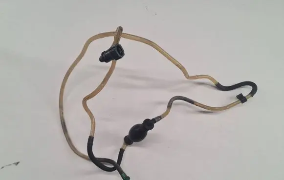 Renault Scenic II - Grand scenic II Fuel injector supply line/pipe 