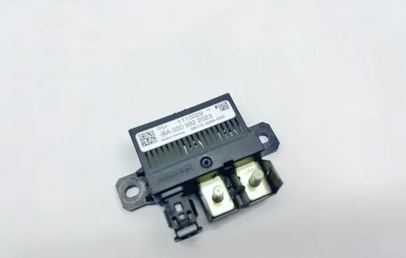 Mercedes-Benz E W212 Charging relay 1110029 A0009822023