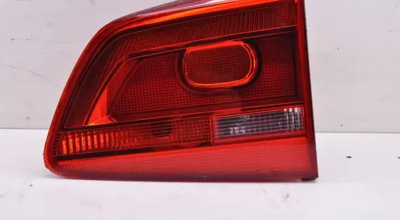 Volkswagen Touran II Tailgate rear/tail lights 1T0945094A