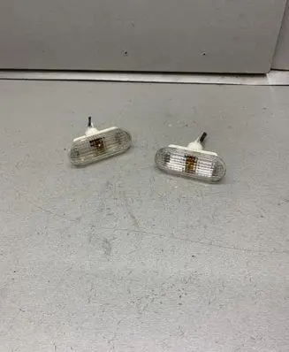 Ford Focus C-MAX Front fender indicator light 4M5A13K309AA