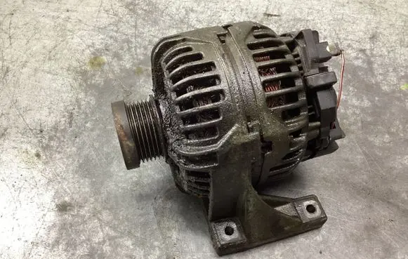 Volvo V70 Generator/alternator 8676498 0124525029