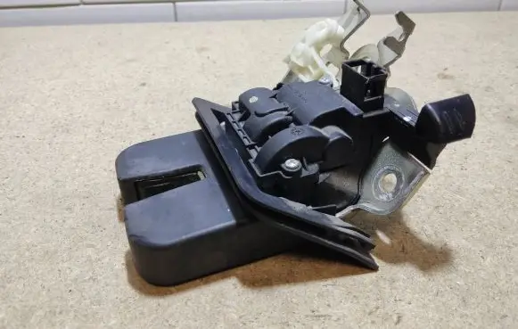 Audi Q5 SQ5 Tailgate/trunk/boot lock/catch/latch 8R0827505