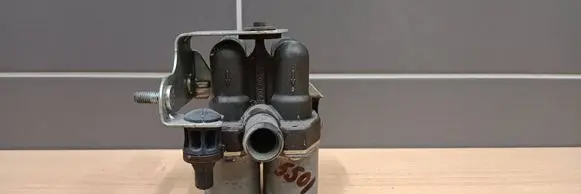 Mercedes-Benz CLK A208 C208 Coolant heater control valve 4950000005