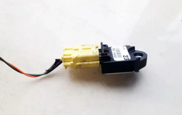 Lexus IS 220D-250-350 Airbag deployment crash/impact sensor 8983153010 89831-53010