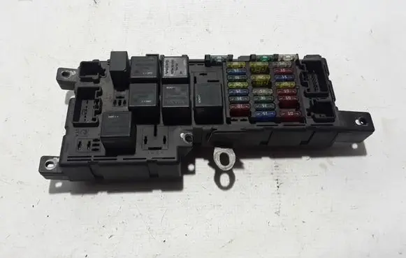 Volvo XC70 Fuse module