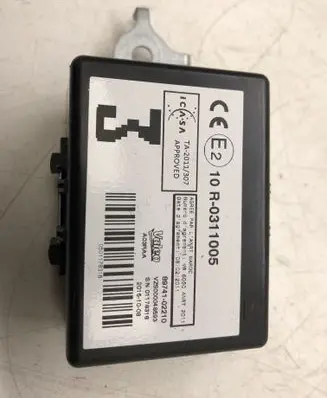 Toyota Avensis T270 Door control unit/module 8974102210 10R0311005
