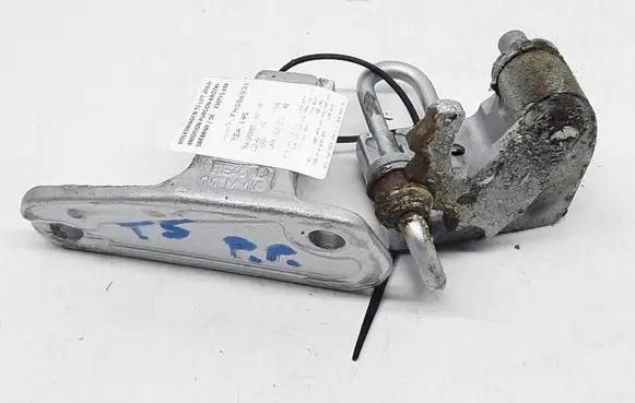 Volkswagen Transporter - Caravelle T5 Front door lower hinge 7H0831412A