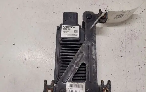 Volvo V40 Distronic sensor radar 31381556 31381558