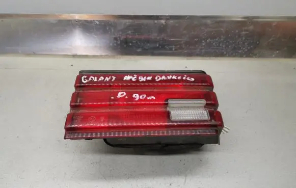 Mitsubishi Galant Tailgate rear/tail lights 1146288