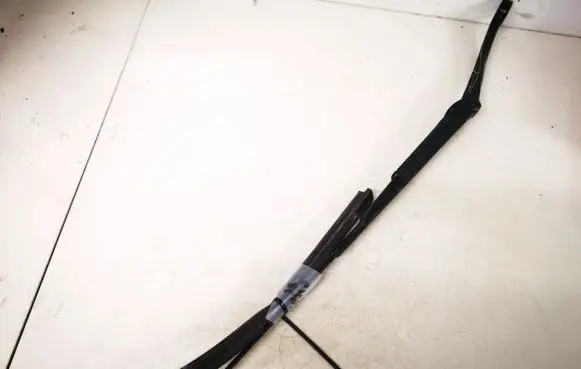 Peugeot 307 Front wiper blade arm 9634509280
