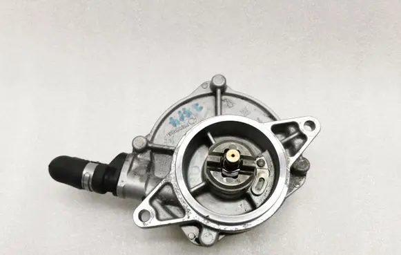 Audi A8 S8 D3 4E Vacuum pump 7000130202 057145100L