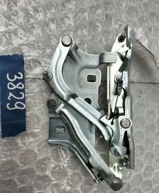 Audi RS5 Front door upper hinge 8W6823301E