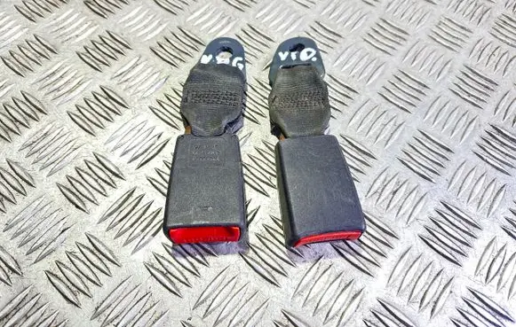 Rear seatbelt buckle