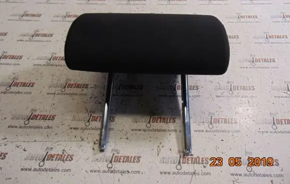 Toyota Auris 150 Rear seat headrest 