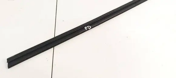 Peugeot 307 Front door glass trim molding