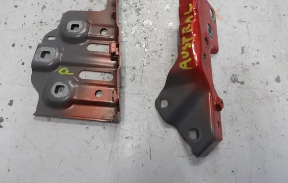 Renault Austral Fender mounting bracket