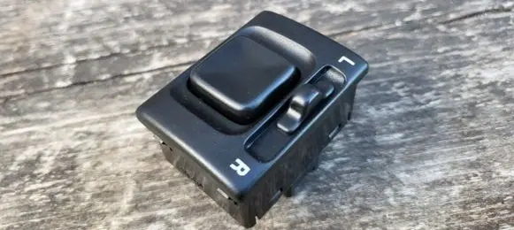 Suzuki Grand Vitara I Wing mirror switch 2E13