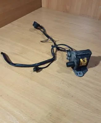 Mercedes-Benz 190 W201 High voltage ignition coil 0001585403