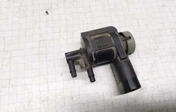 Skoda Octavia Mk1 (1U) Turbo solenoid valve 1J0906283C