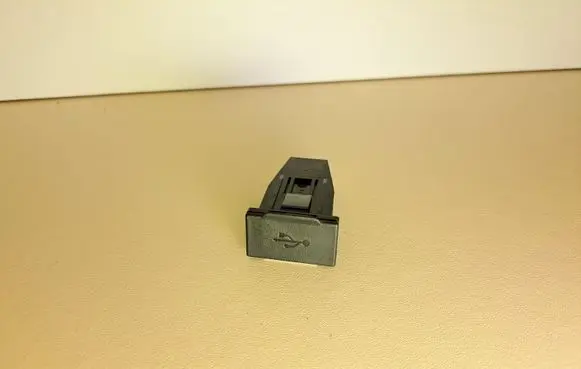 Mitsubishi ASX USB socket connector K153101