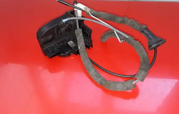 Nissan X-Trail T31 Front door lock 2407H