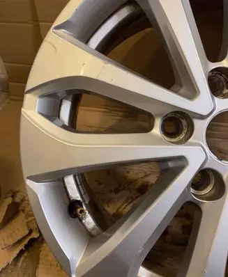 R16 alloy rim