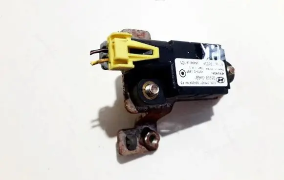 Hyundai Trajet Airbag deployment crash/impact sensor 959203a601 15030110ydn