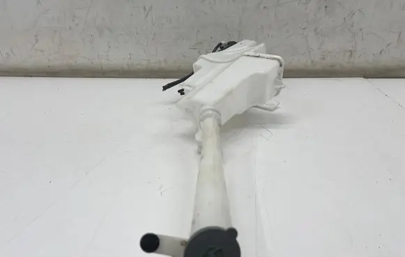 Nissan X-Trail T33 Windshield washer fluid reservoir/tank
