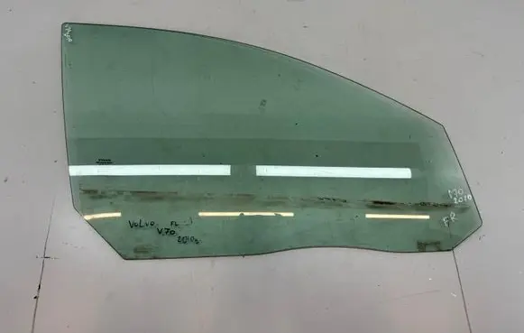 Volvo V70 Front door window glass four-door 43R001106