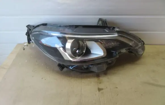 Peugeot 108 Headlight/headlamp 811100H150