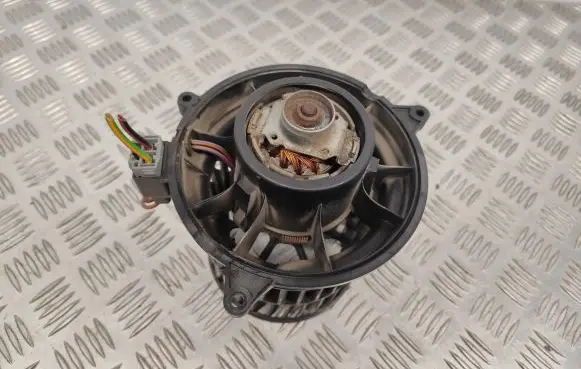 Ford Fusion Heater fan/blower 2S6H18456AD