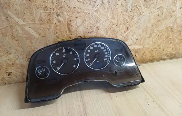 Opel Zafira A Speedometer (instrument cluster) 24461768
