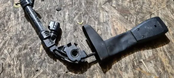 Volvo V50 Power steering belt tensioner 